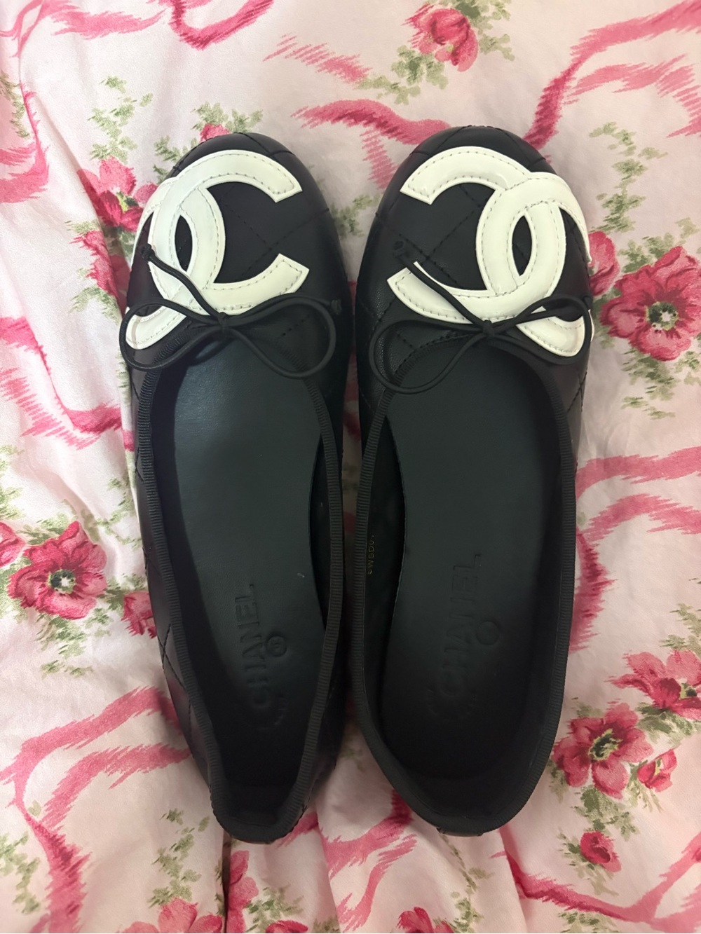 CHANEL Black Leather Ballet Flats with White CC Appliqué
